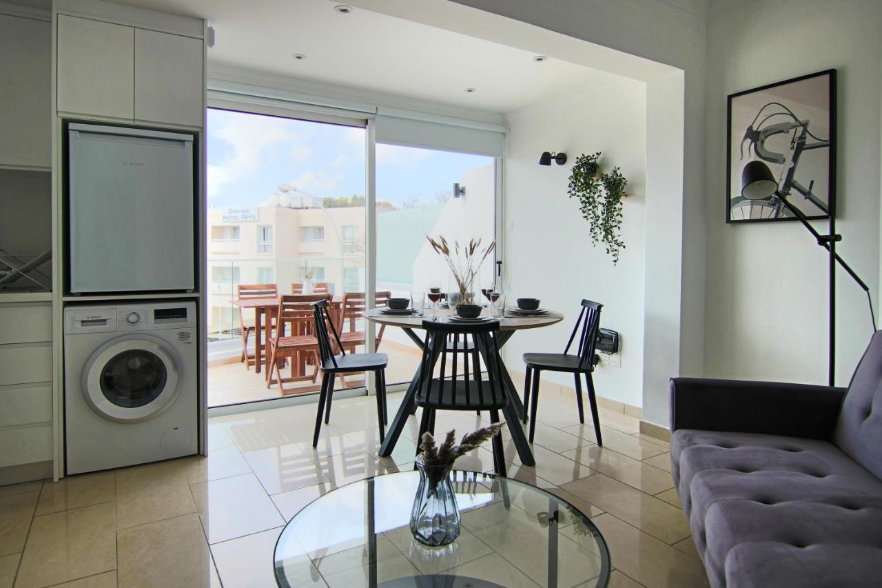 Phaedrus Living Seaside Junior Suite Lighthouse 63 Paphos Extérieur photo
